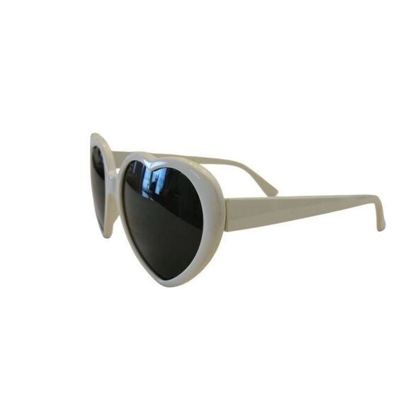 White Heart Shaped ME Italy Design Sunglasses with NEW Soft Leather Case - Picture 7 of 12
